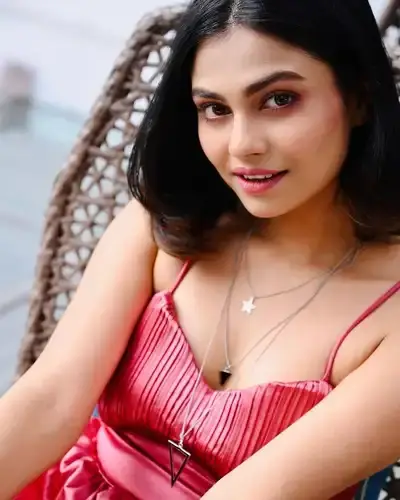 Escort Service Kra Daadi